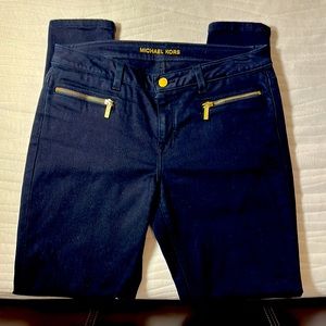 Michael Kors women’s size 8 skinny jeans in dark blue denim.